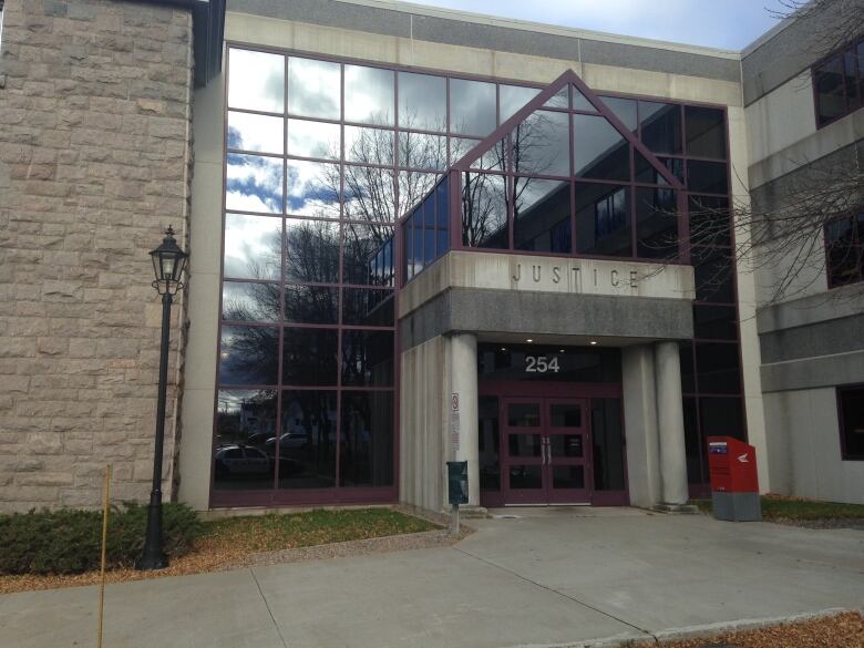 The front entrance of the Bathurst courthouse. 