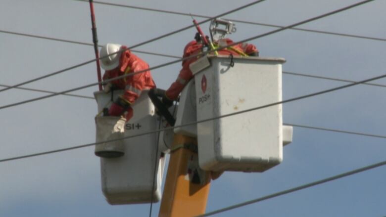 Hydro One crews