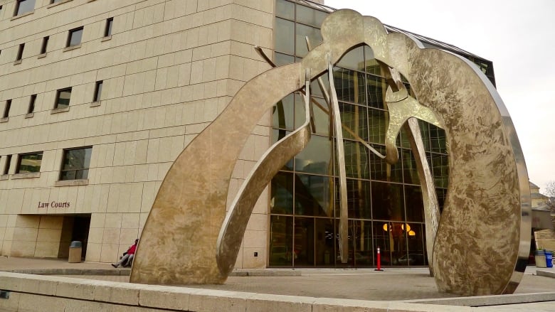 An exterior image of Winnipeg's law courts building.