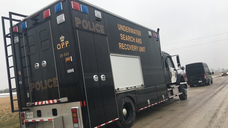 A police search and recovery truck.