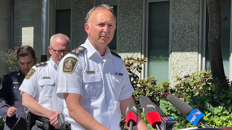 Saanich Police chief constable Dean Duthie speaks to reporters on Thursday, June 30, 2022 about a deadly bank robbery two days earlier.