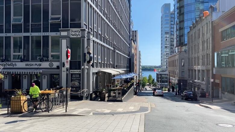 The corner of Sackville Street and Argyle Street looking relatively empty of cars and pedestrians.