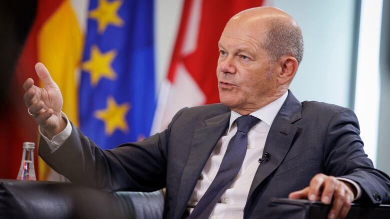 The CBCs Vassy Kapelos interviews German Chancellor Olaf Scholz, in Toronto, on Aug. 23, 2022 during the European leaders first trip to Canada.