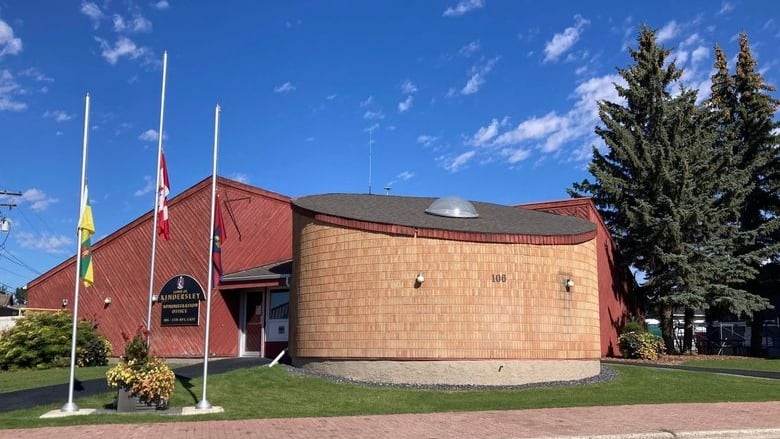 A building in the Town of Kindersley on a sunny day.