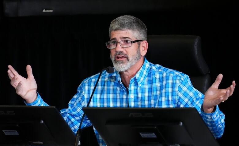 James Bauder testifying at thePublic Order Emergency Commission in Ottawa, on Thursday, Nov 3, 2022.