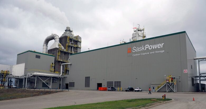 Exterior photo of the SaskPower carbon capture and storage facility at the Boundary Dam Power Station in Estevan, Sask.