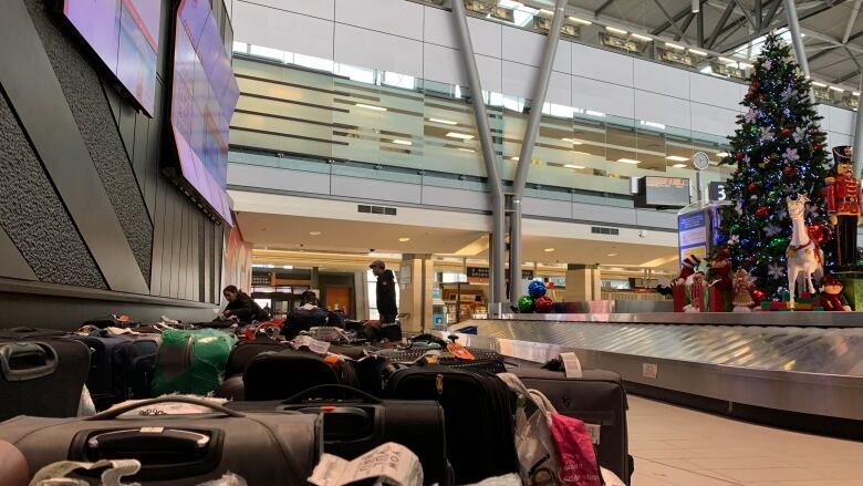 Air Canada luggage at Ottawa airport amid Christmas 2022 tumult