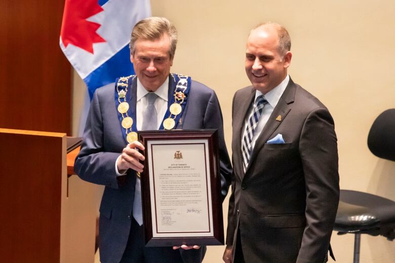 Toronto Mayor, John Tory (left) and Ward 2 City Councillor, Stephen Holyday (right) and the first city council meeting of the 2022-26 term.