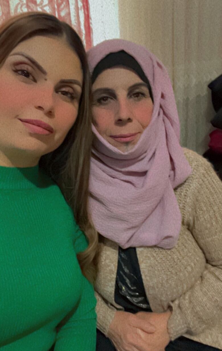 Amal and Zahra Alshwikkh