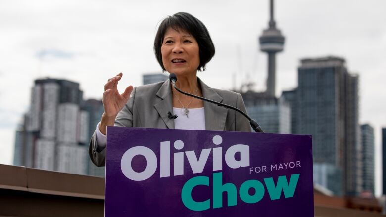 Olivia Chow announces she'll run in the Toronto mayoral race, on April 17, 2023.