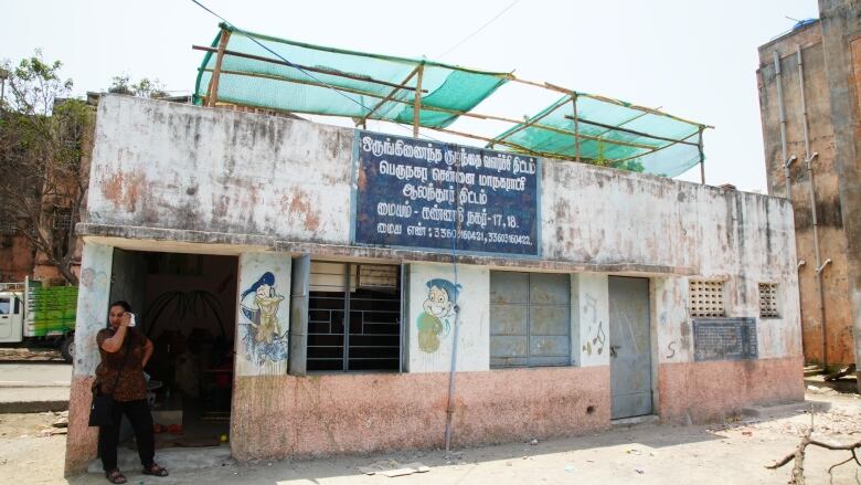 The newly-planted rooftop garden on top of this daycare centre in one of Chennai's poorest areas is expected to lower the indoor temperature by roughly 3 degrees, once it's fully grown. 