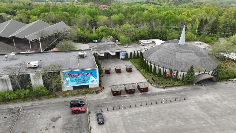 Marineland front entrance.