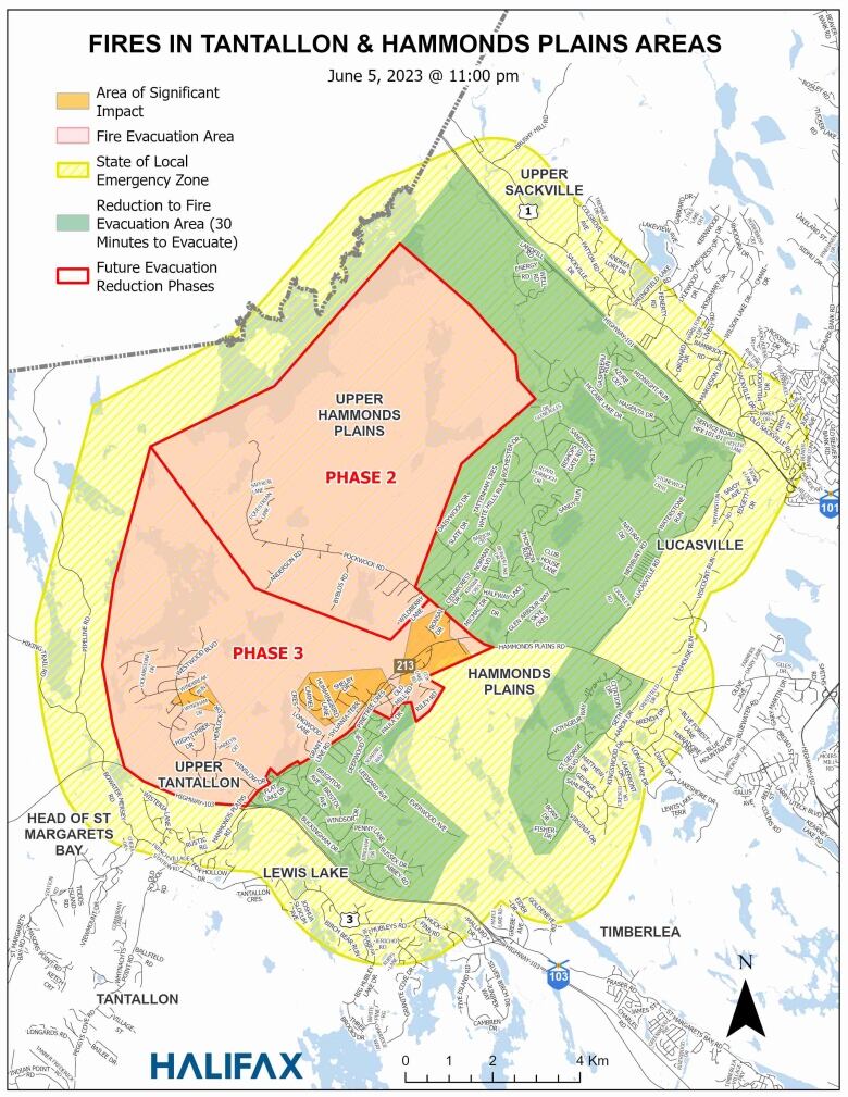 A map shows the fire evacuation area and the local state of emergency area in the Halifax Regional Municipality. 