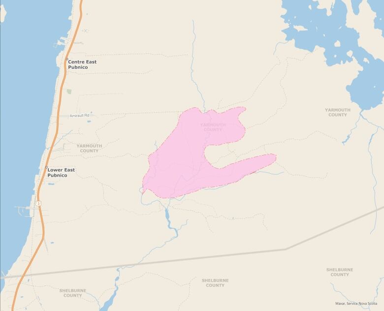 A map shows the fire perimeter of the wildfire in Yarmouth County.