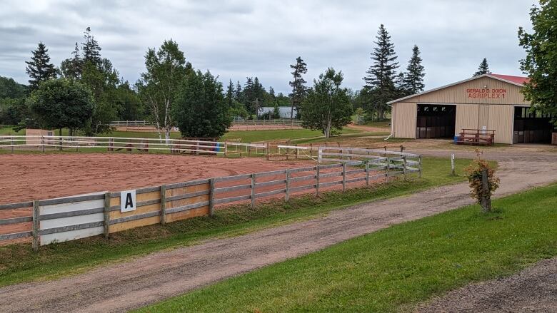 Crapaud Exhibition from side, fenced in area 