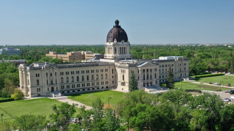 Legislative Assembly of Saskatchewan exterior, Wascana Lake, Albert Street.