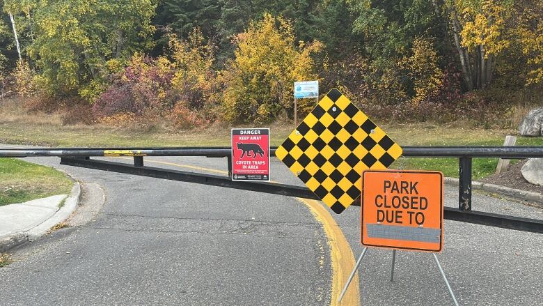 A closed park sign.