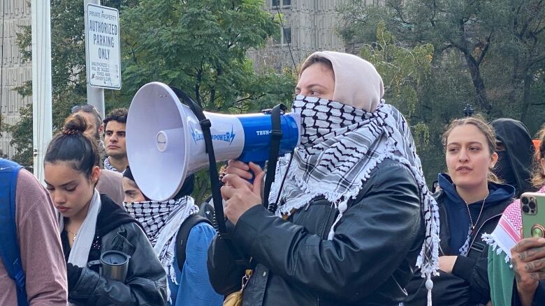 Pro palestinian protests held outside TMU and Legislative Assembly 