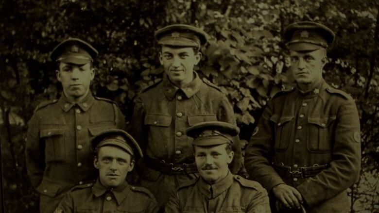 A group of soldiers from the World Wars, an example of the photos that Stephen Davies is digitizing. 