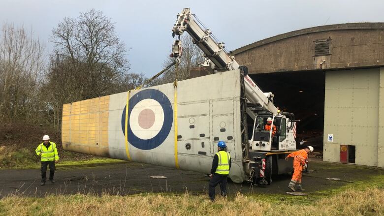 London's Royal Air Force Museum has donated an outer wing panel to the Bomber Command Museum for their Halifax recovery project. 