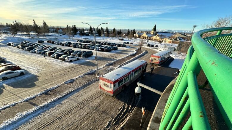 A parking lot full of cars. 