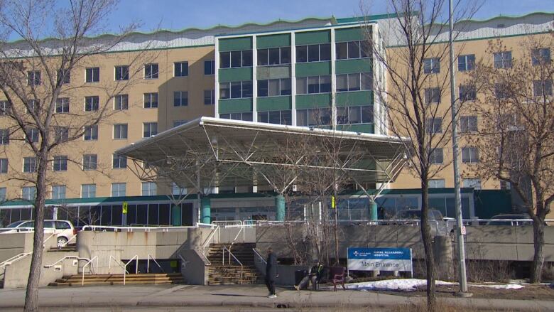 The outside of an Edmonton hospital.