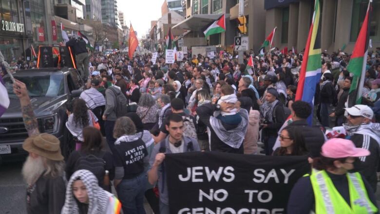 pro-Palestinian demonstrators Toronto 1