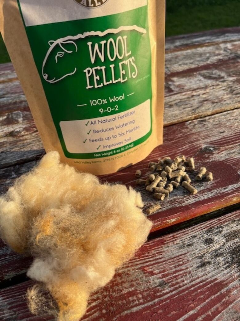 Wool pellets are made from raw wool that's chopped into small pieces and compressed into small pellets, similar in size to wool pellets.