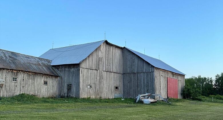 Photo of a barn