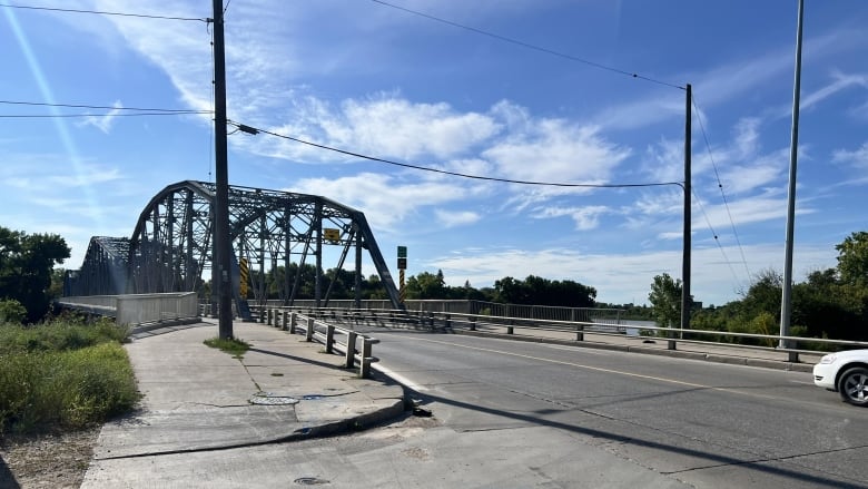 Two collisions involving pedestrians overnight in Winnipeg has left the Redwood Bridge closed on Saturday morning and another person sent to hospital with serious injuries, police say. 