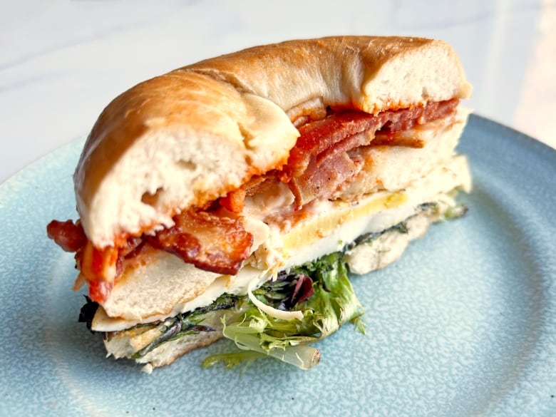 Breakfast sandwich