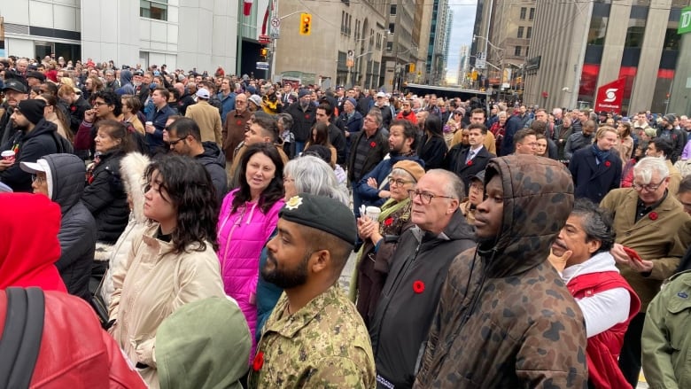 Photo showing crowd at Remembrance Day service