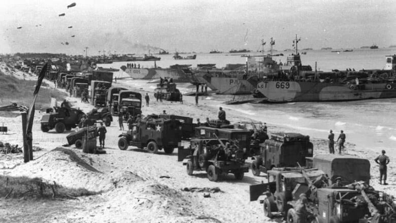 Canadian troops at Juno Beach