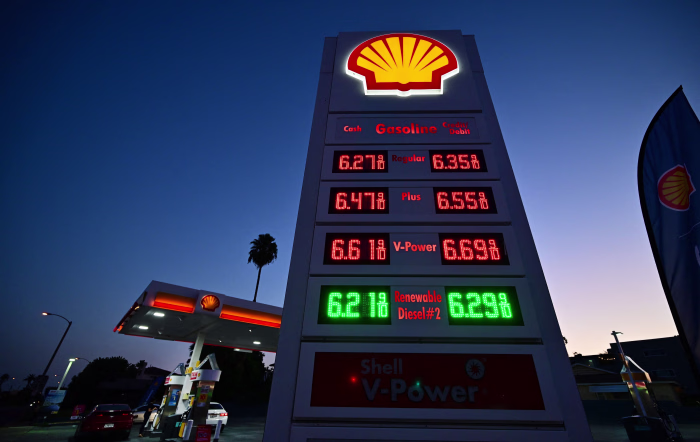 Geopolitical Tensions Push North American Gas Prices Higher as Political Support Wavers