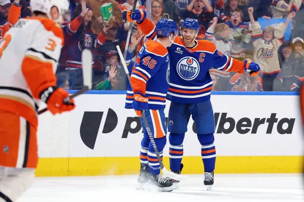 McDavid's Hat Trick Performance Lifts Oilers Past Ducks 4-2 in Divisional Showdown