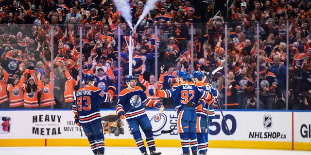 Oilers Reel Off Five Straight Wins, Tie for Pacific Lead After Topping Chicago