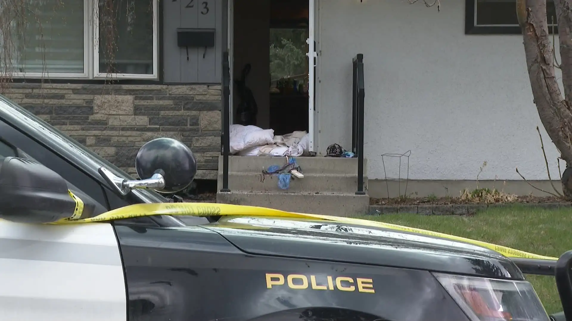 One Hospitalized After Stabbing in Southwest Calgary Home